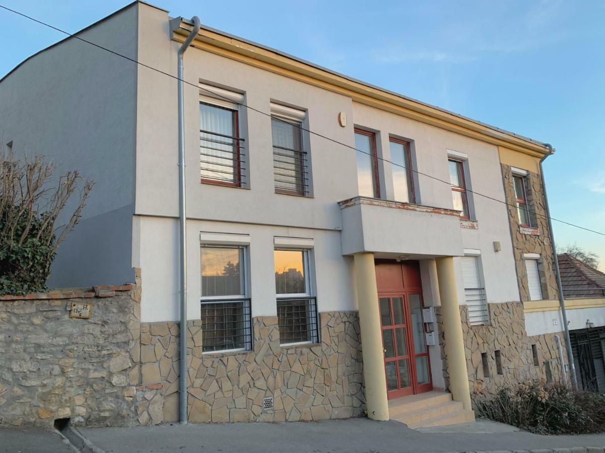 St. Peter Apartman Lägenhet Pécs Exteriör bild